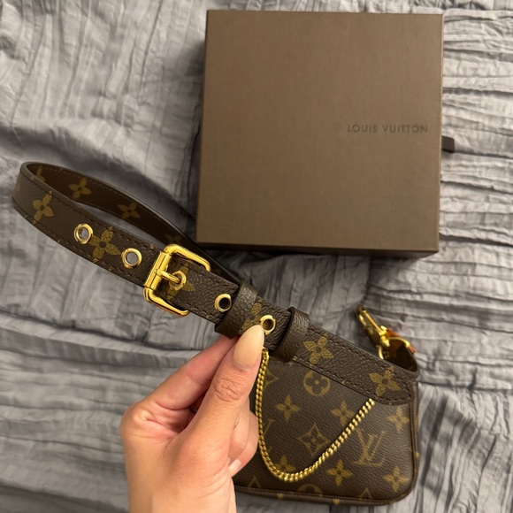 Louis Vuitton mini pochette accessories with monogram strap - Picture 14 of 15